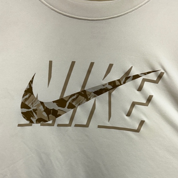 Nike Beige Camo Graphic Dri-fit Men's Tee Size 4XL - Picture 3 of 6